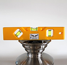 ②最初にバーナーが入っている箱をあけてください。（大きい方の箱になります）      パッキンなどを取り出してください。